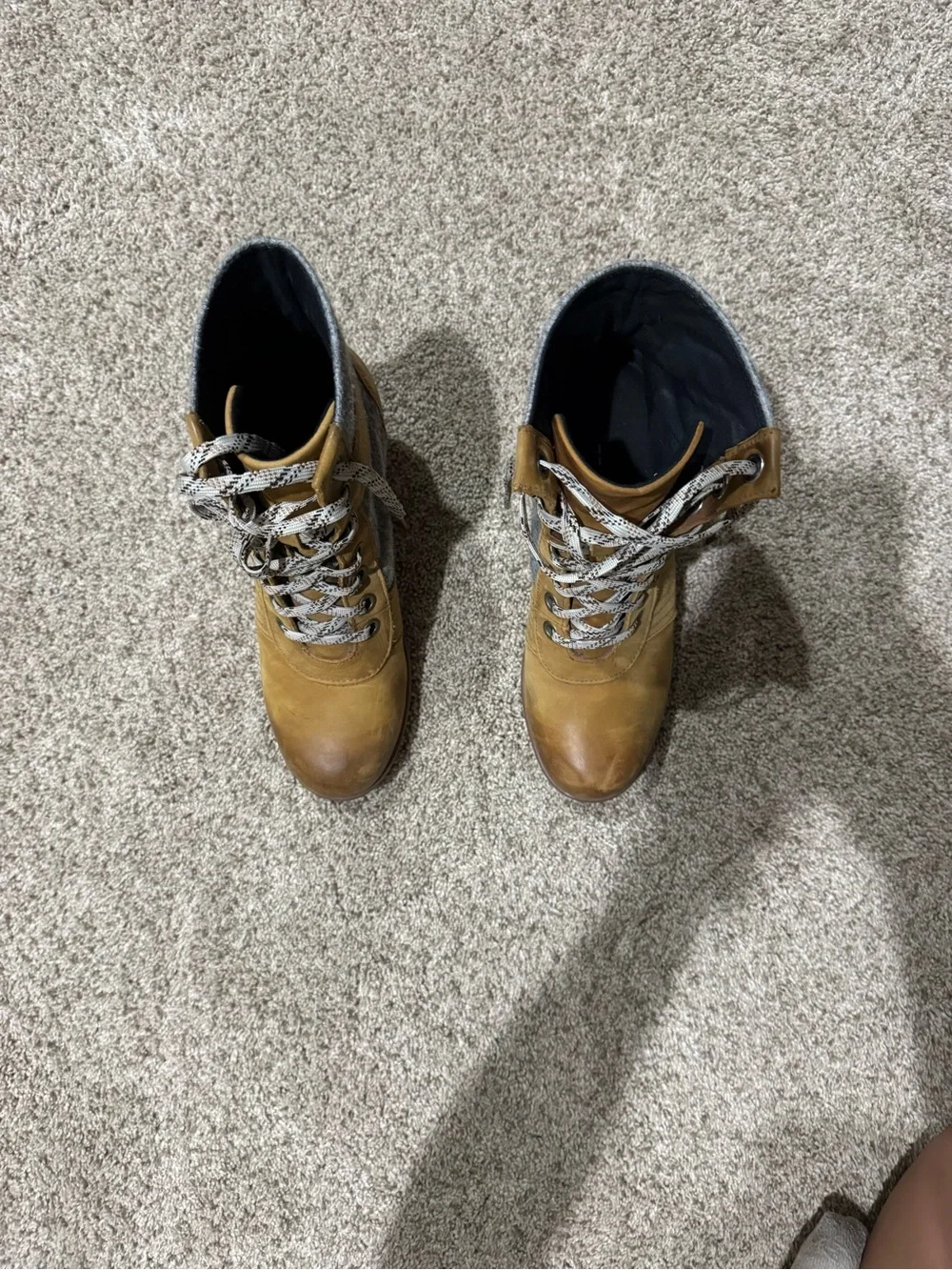 Sorel Tan Lace-Up Women’s Leather Hiking Boots